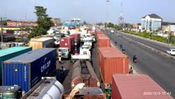 Gridlock: Apapa LG urges FG to complete rail project