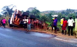 One dies as truck drives against traffic in Ogun