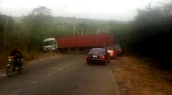 One killed as bus rams into truck in Anambra