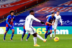 Iheanacho squanders penalty in Leicester’s 1-1 draw at Crystal Palace