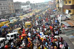 PHOTOS: Yuletide last minute shopping at Idumota market in Lagos