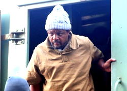 Zimbabwe journalist to spend weekend in jail after tweet