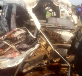 Five dead, 16 injured as bus rams into truck along Lagos/Ibadan Expressway
