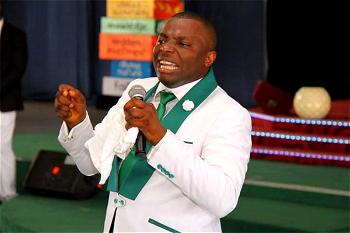 Pastor Ighosotu doles out cash, cows, rice as Christmas, new gifts