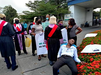 BREAKING: Unpaid Salary: Magistrate collapses during protest in Calabar