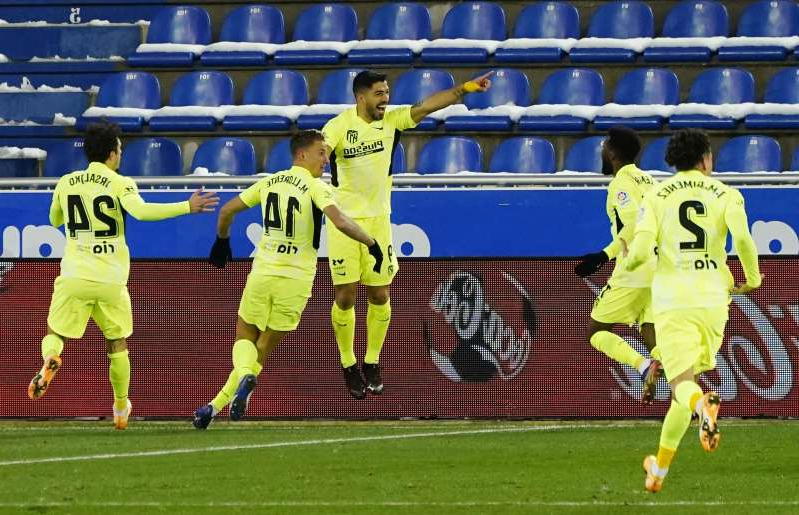 Luis Suarez rescues a point for Atletico Madrid against La Liga