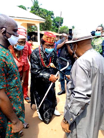 Photos: Jubilation as T.A. Orji commissions revamped Health Centre in Umuahia