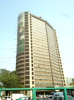 One dead, three others injured as Cocoa House elevator collapses in Oyo