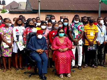 Photos: T.A. Orji awards N100,000 scholarship each to 100 undergraduates