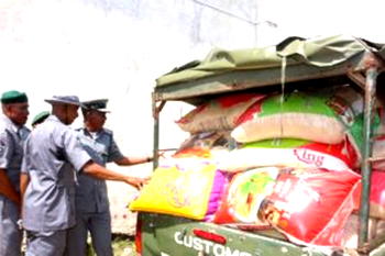 Rice smugglers attack, injure customs officers, soldier  