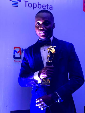 Young Nigerian carts away Coolwealth Awards