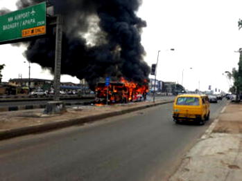 Hoodlums burn BRT bus over commercial bus driver’s death