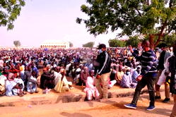 Zulum visits Dikwa, shares N115m, food to 34,000 