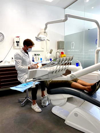 Dr. Armand Amselem on the importance of maintaining excellent oral health