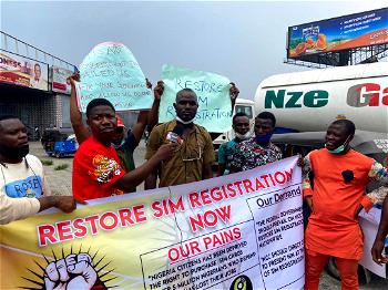 Nigerians protest suspension of SIM registration by NCC