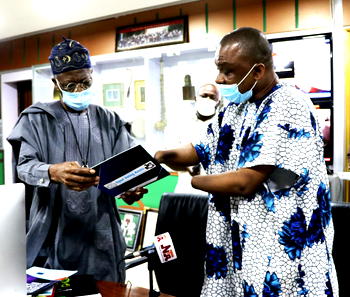 FG orders deployment of sign language interpreters on TV stations