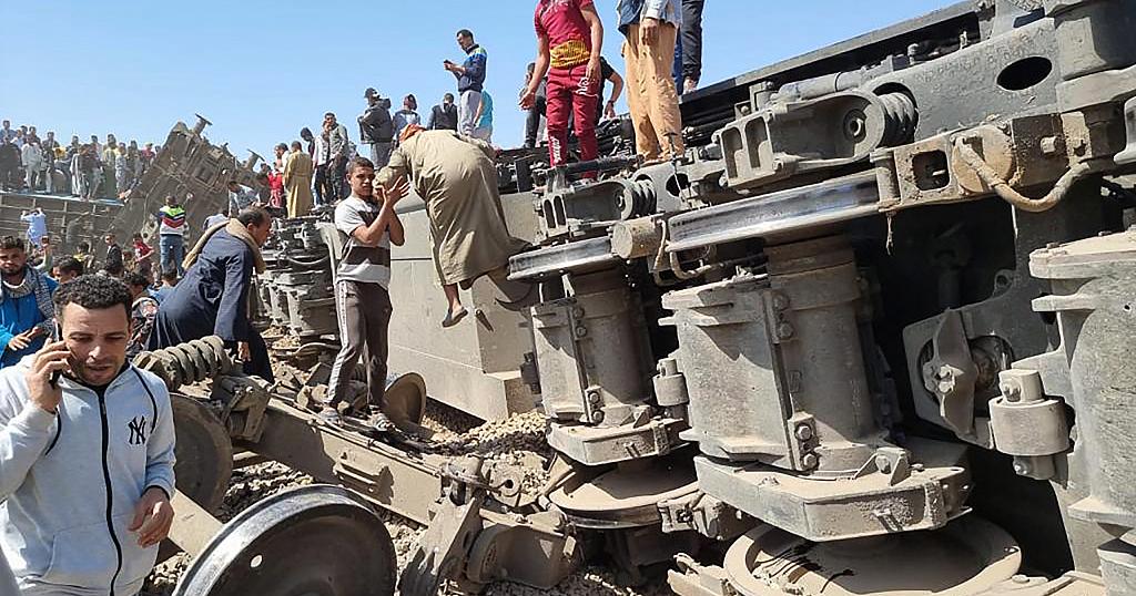 Train collision leaves at least 32 dead in Egypt