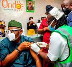 COVID-19: Akeredolu takes first jab, advises Nigerians to shun unfounded rumour about vaccine