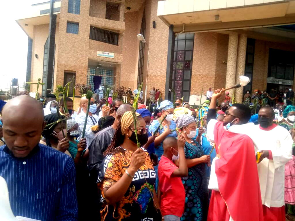 PHOTO NEWS: Palm Sunday Mass at Our Lady Queen of Nigeria - Vanguard News