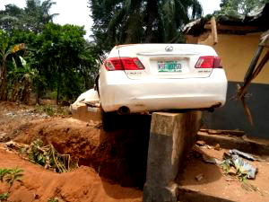 Speeding driver dies, kills female pedestrian in Anambra