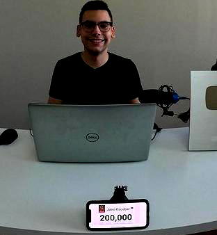 Jairo Escobar gives tips on starting YouTube Channels