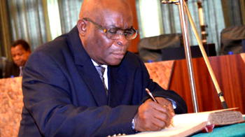 Unlawful removal from office: FG, ex-CJN Onnoghen to settle out of court