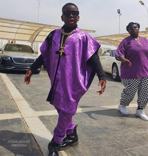 Teni jumps on ice Kings “Choke” remix