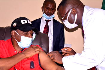 COVID-19: Taraba commences vaccination as Gov Ishaku receives first jab