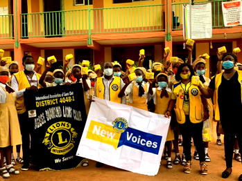 Agege Diamond Lions Club donates sanitary pads to female pupils