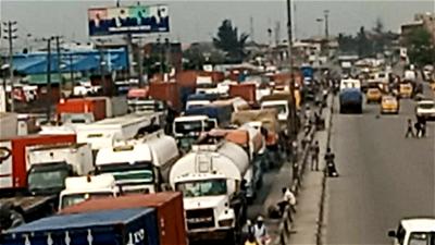 Road to hell: Tanker drivers dare Sanwo-Olu, take over Apapa-Oshodi Expressway Express