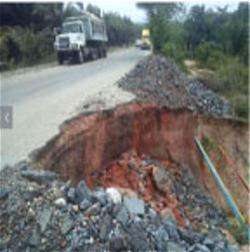 Horror for motorists, passengers as massive craters takeover Calabar-Uyo road