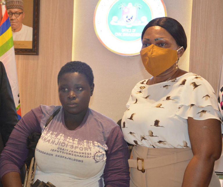 Lagos govt provides temporary shelter for amputee hawker