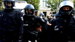 German Federal Intelligence Agency watching anti-lockdown radicals