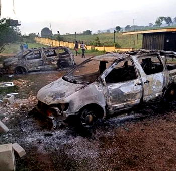 Mayhem in Anambra, Abia: 9 dead, Zone 13 Police Hq attacked
