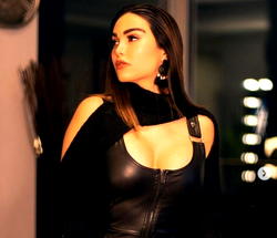 Actress Parmida Mamaghani on how to leverage social media to connect with fans