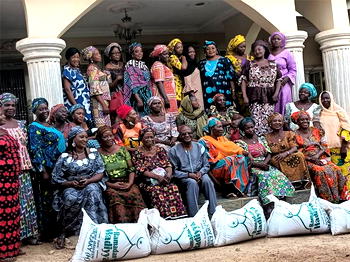 Christian widows, Sokoto, Zamfara IDPs, get foodstuffs from Zakzaky