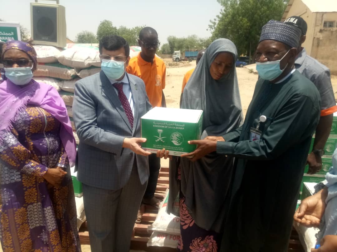 Ramadan Saudi Kingdom Distributes 7 972 Bags Of Rice Beans Other