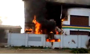 Two policemen killed, others injured as gunmen torch Adani Police Station