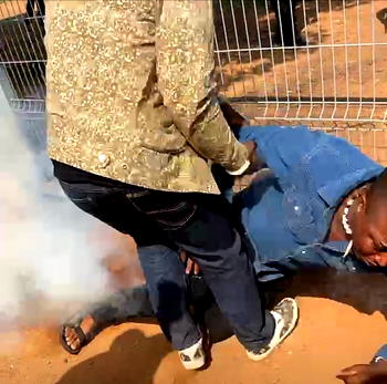 #Sowore: How Sowore was allegedly hit by police tear gas shot by female cop