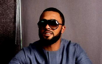 Blogger apologises over story on politician