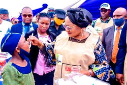 Oyetola’s wife launches deworming exercise for primary school children