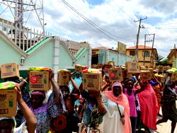 Lagos Food Bank Initiative supports communities with food this #MonthOfGood