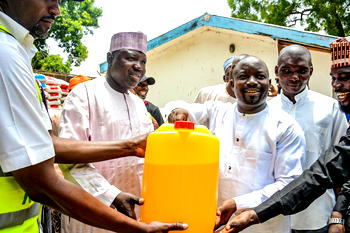 Niger distributes second batch of food items to IDPs camps