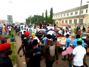 HAPPENING: Yoruba Nation agitators storm Ondo as masquerades join protest [PHOTOS]
