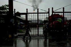 Partial power restoration fails to stop community protests at Agip’s Brass terminal