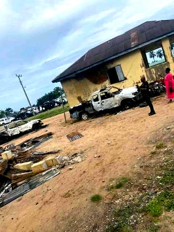 Again, gunmen set police station, patrol vehicle ablaze in Delta