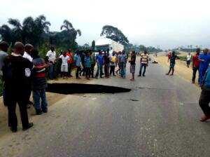 Akpabio orders immediate fixing of collapsed Aleto Bridge