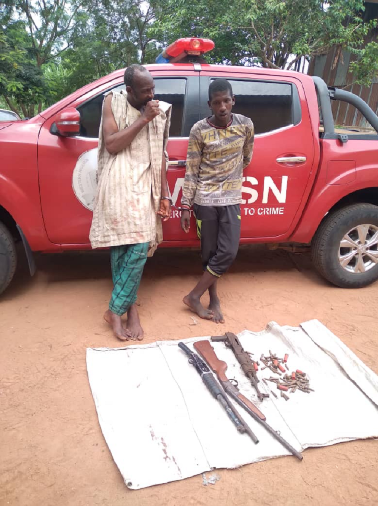 Oyo Amotekun apprehends 2 armed bandits in Lanlate
