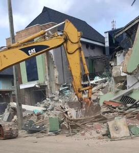 Demolition Obaseki demolishes loyalist hotel in Benin