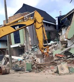 Obaseki demolishes loyalist hotel in Benin
